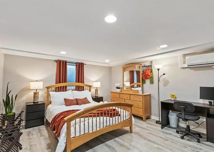 Ferienhaus Duplex 1- Naval Base, Six Flags, Greg Petry Sportspark - Sleep 10 *