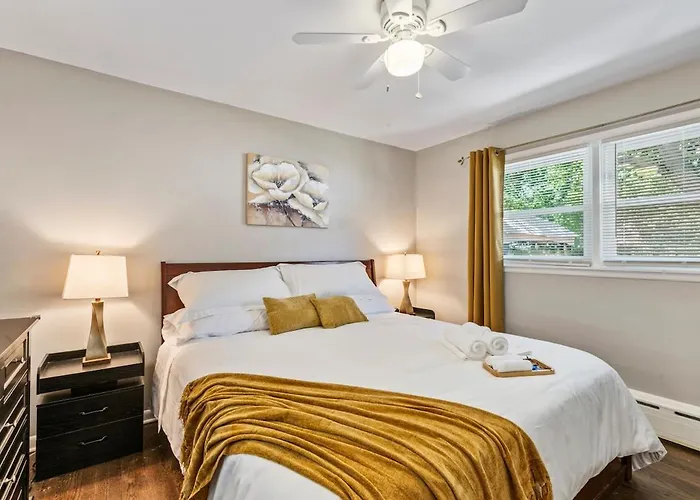 Duplex 1- Naval Base, Six Flags, Greg Petry Sportspark - Sleep 10 Ferienhaus *