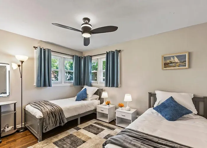 Сasa de vacaciones Duplex 1- Naval Base, Six Flags, Greg Petry Sportspark - Sleep 10 *