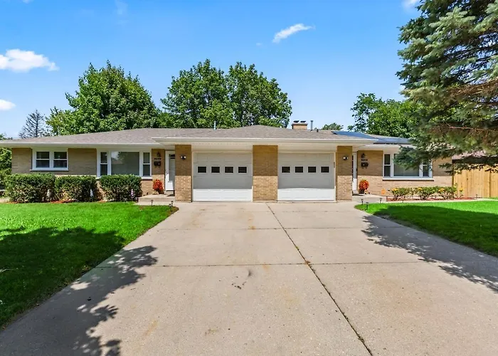 Duplex 1- Naval Base, Six Flags, Greg Petry Sportspark - Sleep 10 Сasa de vacaciones Waukegan