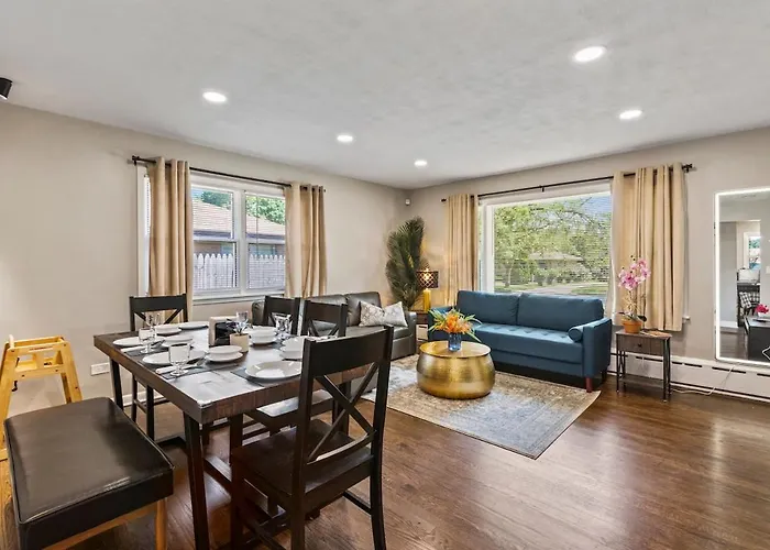 Ferienhaus Duplex 1- Naval Base, Six Flags, Greg Petry Sportspark - Sleep 10 *